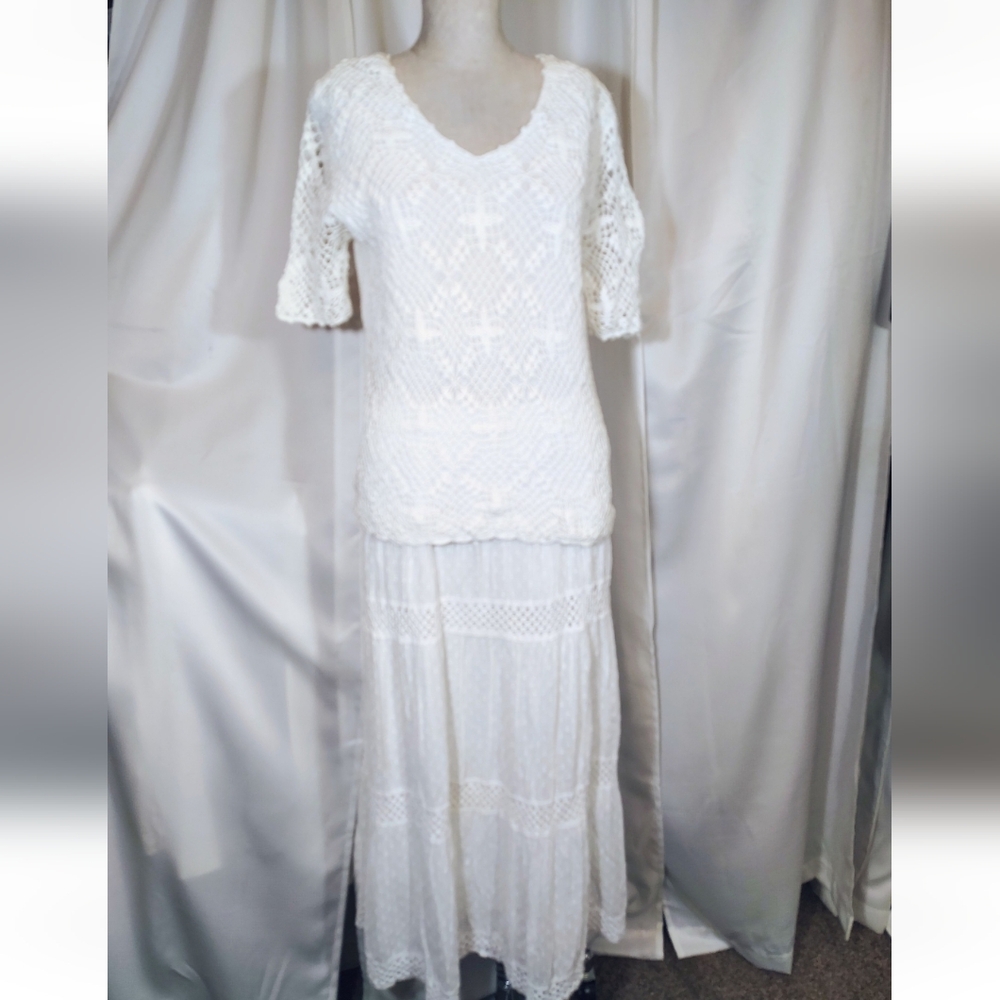 2 Pc:Crochet Vintage Maxi Skirt: St. John Bay Jeri Marque Knit Sweater, White,M